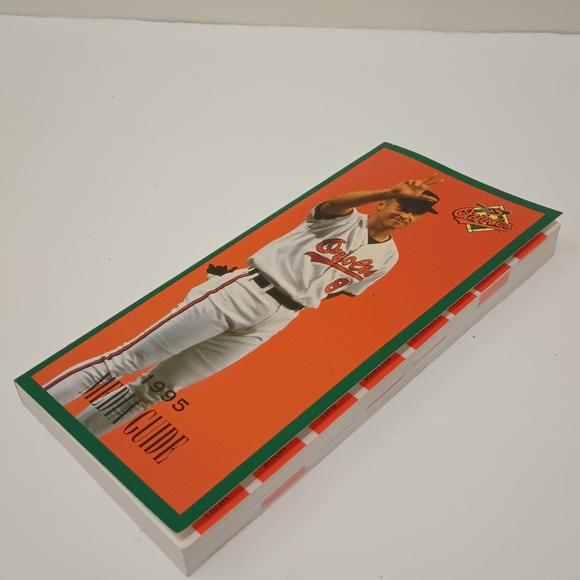 1995 Vintage Baltimore Orioles Baseball Media Guide & Schedule & 1992 Schedule - Picture 2 of 12